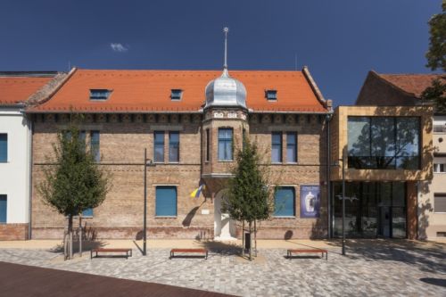 Igényes kivitelezés és bátor színhasználat az év homlokzatain Igényes kivitelezés és bátor színhasználat az év homlokzatain