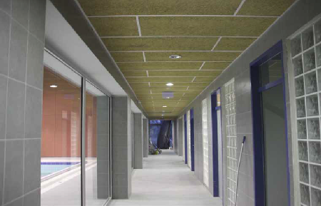 Esztétikus hangelnyelő felületek uszodákba Esztétikus hangelnyelő felületek uszodákba