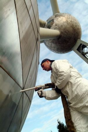 Homlokzattisztítás roncsolás, víz és oldószer nélkül Homlokzattisztítás roncsolás, víz és oldószer nélkül