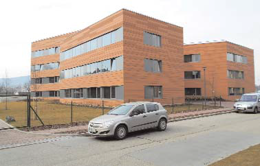 Egy épületen hatféle tetőszigetelés Egy épületen hatféle tetőszigetelés