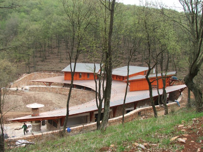 Tízéves az Aggteleki Nemzeti Park Vörös-tói Látogatóközpontja Tízéves az Aggteleki Nemzeti Park Vörös-tói Látogatóközpontja