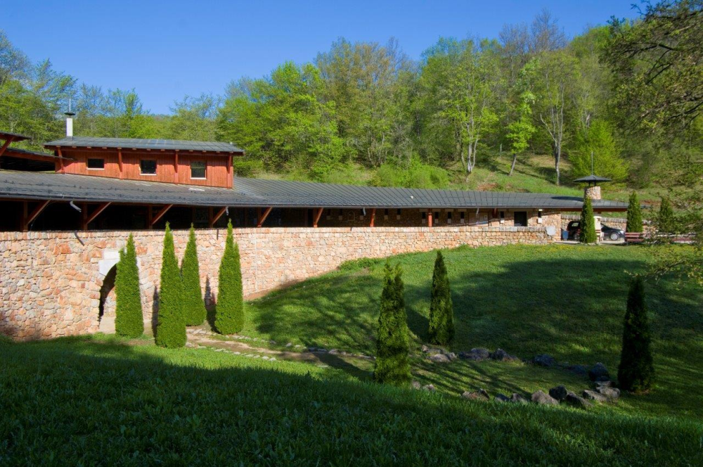 Tízéves az Aggteleki Nemzeti Park Vörös-tói Látogatóközpontja Tízéves az Aggteleki Nemzeti Park Vörös-tói Látogatóközpontja