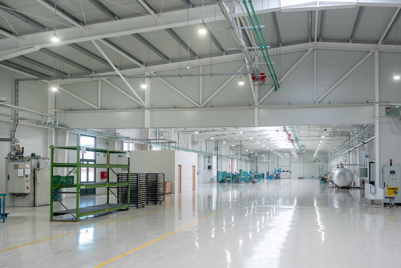 Egyedi, négyezer négyzetméteres csarnok épült négy hónap alatt Egyedi, négyezer négyzetméteres csarnok épült négy hónap alatt