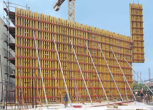 Ferde falak zsaluzása rendszerelemekkel Ferde falak zsaluzása rendszerelemekkel