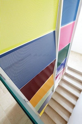 Dizájn, védelem és egyszerre cégtábla is Dizájn, védelem és egyszerre cégtábla is