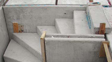 Előregyártott, igényekre szabott vasbeton lépcsők Előregyártott, igényekre szabott vasbeton lépcsők