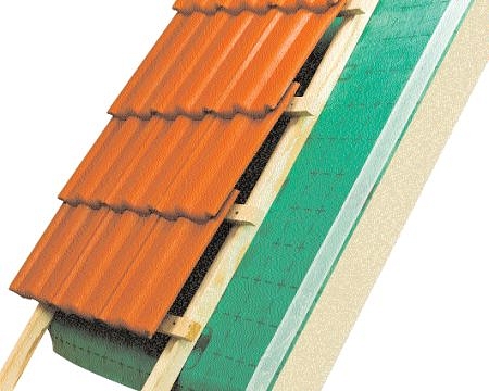 Új, csaphornyosan illeszkedő hőszigetelő lemezek szarufák fölé Új, csaphornyosan illeszkedő hőszigetelő lemezek szarufák fölé