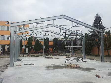 Méretre és funkcióra optimalizált acélcsarnokok Méretre és funkcióra optimalizált acélcsarnokok