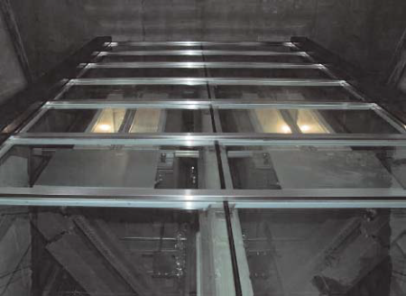 Járófelület is készíthető tűzgátló gélüvegből Járófelület is készíthető tűzgátló gélüvegből