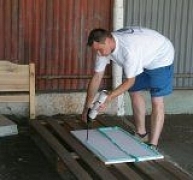 Kifújása után már nem duzzadó ragasztóhab Kifújása után már nem duzzadó ragasztóhab