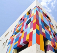 Homlokzatburkoló lemezek egyedülállóan gazdag színválasztékban Homlokzatburkoló lemezek egyedülállóan gazdag színválasztékban