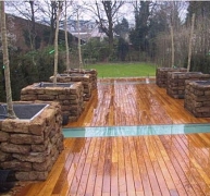 Állítható lábú kültéri álpadlórendszer Állítható lábú kültéri álpadlórendszer