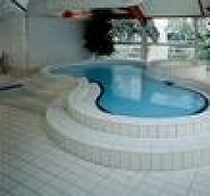 Medenceburkolás préselt kerámialapokkal Medenceburkolás préselt kerámialapokkal