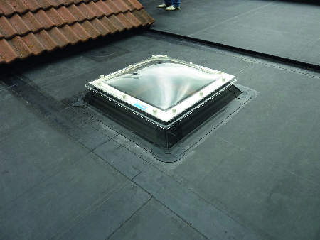 Egyedülálló vízszigetelő rendszer kisebb lapostetőkhöz