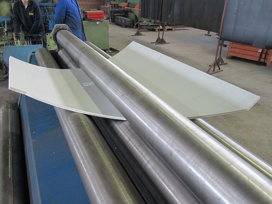 Tetszőleges betonlenyomatok készíthetők a különleges műanyag zsaluhéjjal