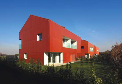 Testre szabott kompozitlemez homlokzatok