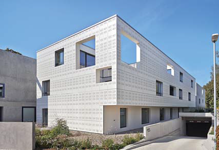 Testre szabott kompozitlemez homlokzatok