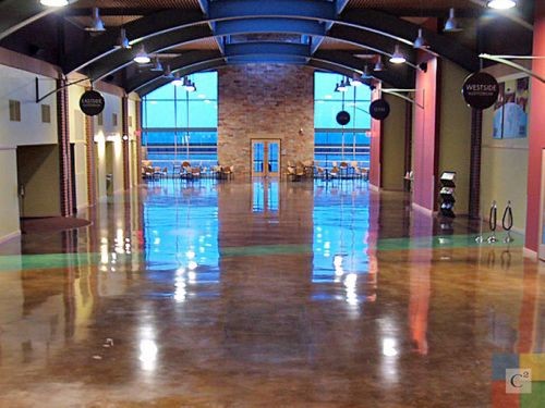 Áttetsző és színes betonkeményítő és tömörítőszerek