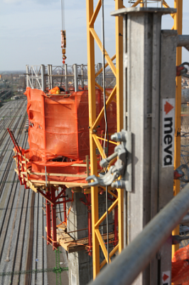 Elképesztő méretek műanyag zsaluhéjjal