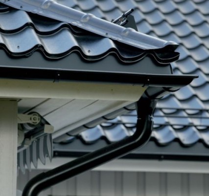 Különösen tartós acél ereszcsatorna-rendszer