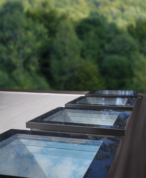 Minőségében és formatervezésében is kiemelkedő felülvilágító ablak