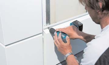 Markánsan tagolt megjelenésű homlokzati falkazetta-rendszer