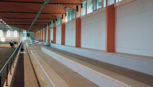 Különösen erős felületi hatásokat tűrő építőlapok