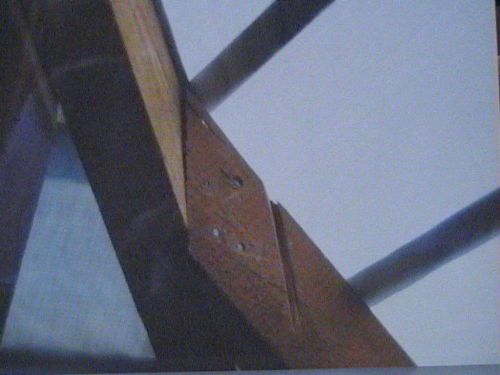 A folyamatos nedvesedés tönkretette a fedélszéket