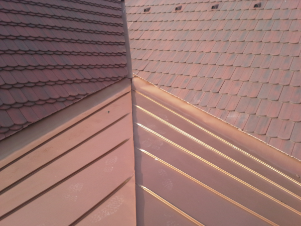 Sok szakmai megoldás egy tetőn, hatalmas méretekben