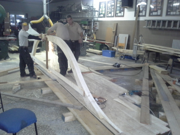 Sok szakmai megoldás egy tetőn, hatalmas méretekben