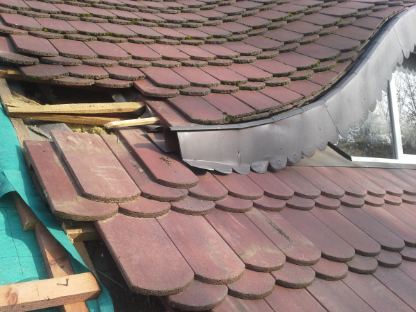 Sok szakmai megoldás egy tetőn, hatalmas méretekben