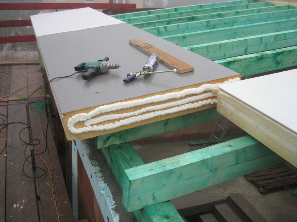 Különleges tetőszerkezet szendvicspanelekkel