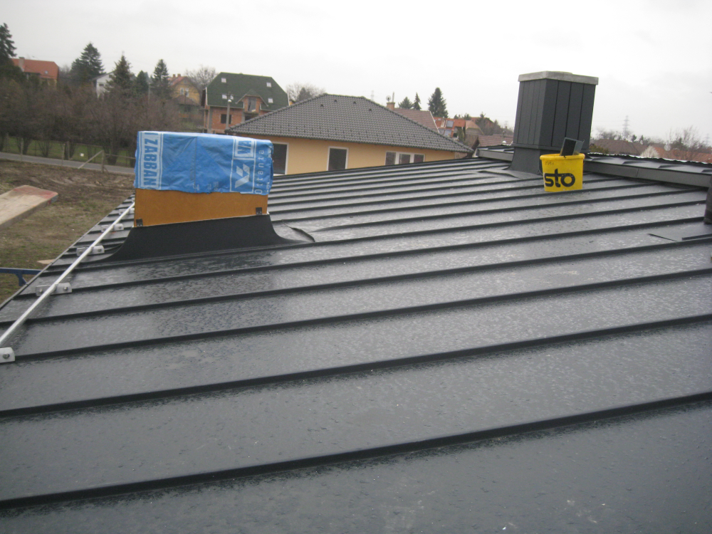 Különleges tetőszerkezet szendvicspanelekkel