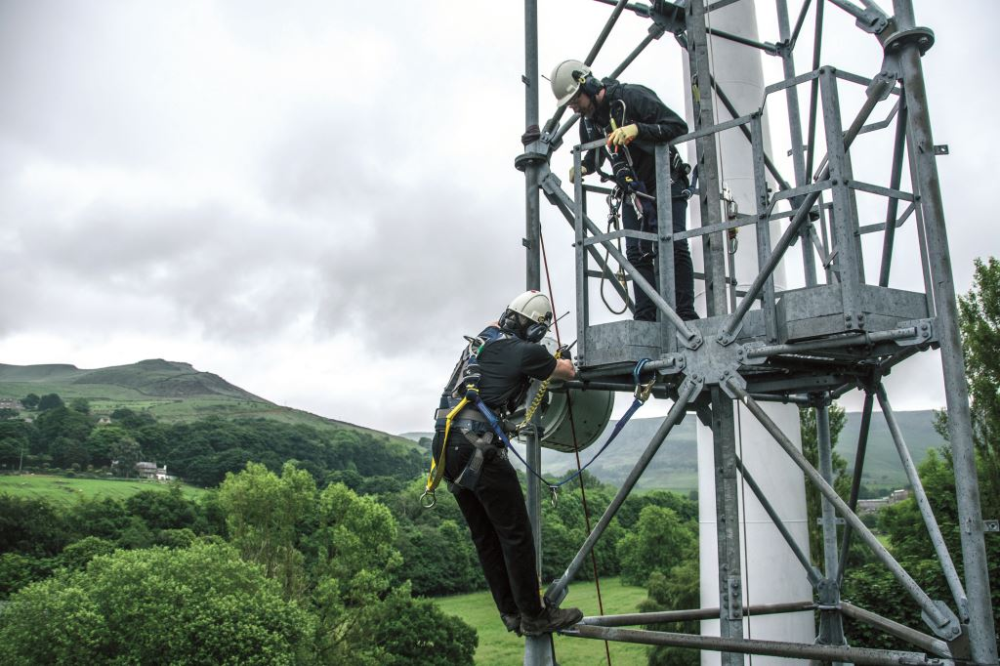 Néhány óvintézkedéssel a munkában és otthon is elkerülhetők a leesésből eredő balesetek