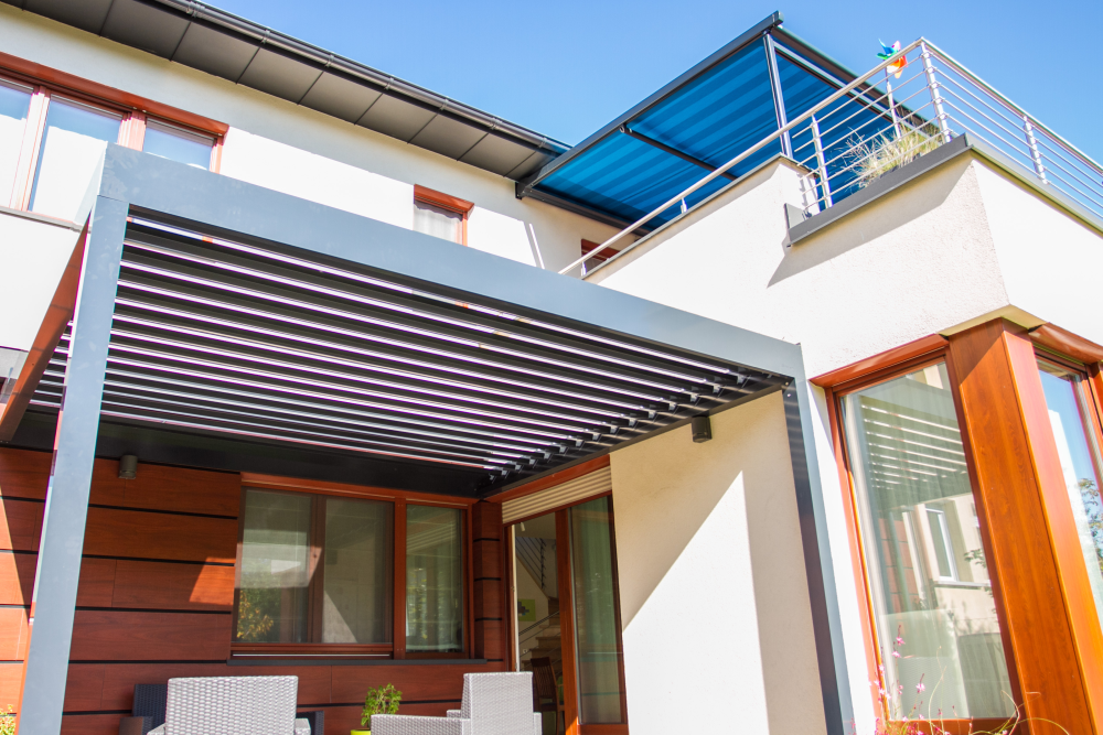 Elegáns és könnyed teraszárnyékolók egyedi terek létrehozására Elegáns és könnyed teraszárnyékolók egyedi terek létrehozására