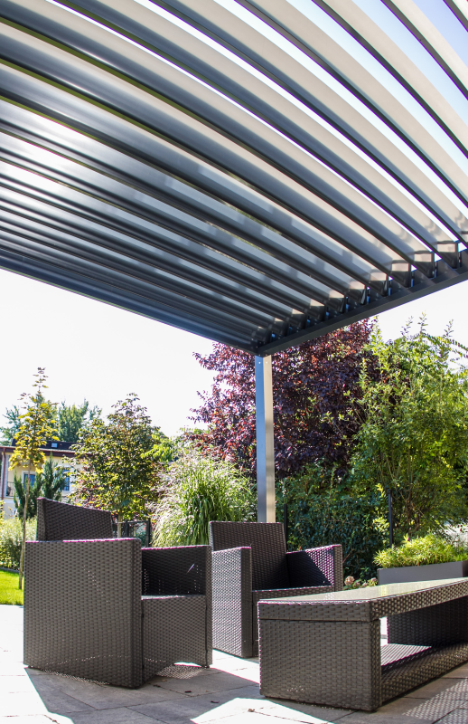 Elegáns és könnyed teraszárnyékolók egyedi terek létrehozására Elegáns és könnyed teraszárnyékolók egyedi terek létrehozására