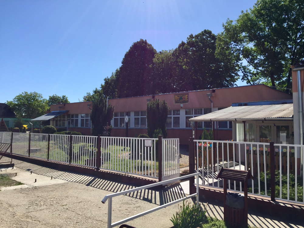 Swedsteel tetővel óvják az óvodát Mándokon