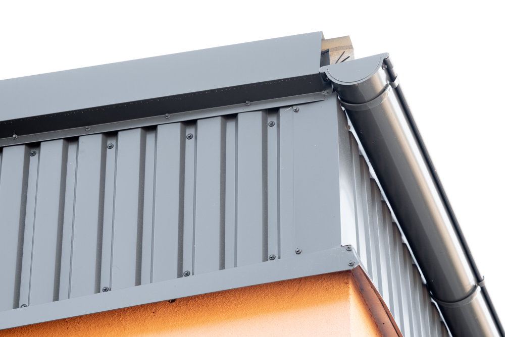 Swedsteel tetővel óvják az óvodát Mándokon