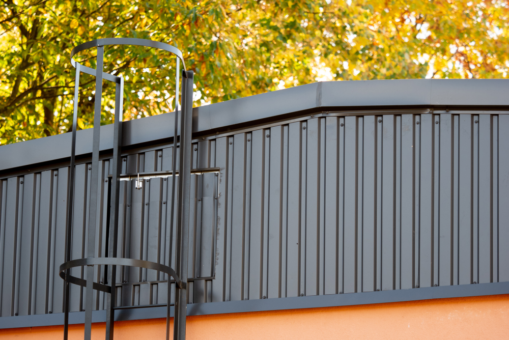 Swedsteel tetővel óvják az óvodát Mándokon