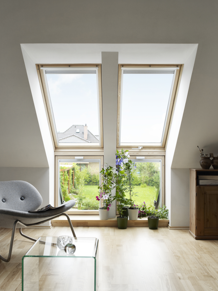 Ahol a dizájn és a bevilágítástervezés találkozik: VELUX térdfalablakok a tetőtérben