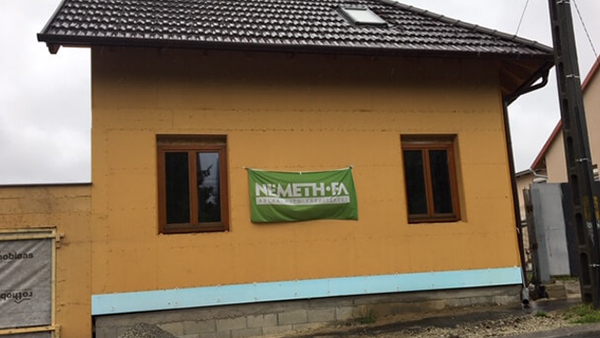 Energiatudatos favázas készházak