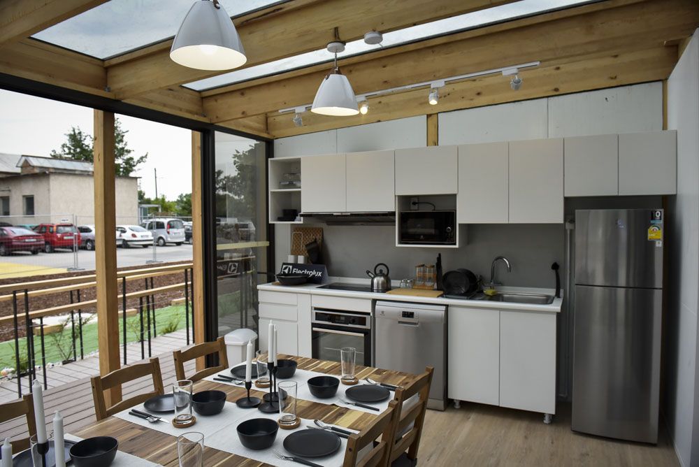 Július 29-ig várják a látogatókat a Solar Decathlon Europe 2019 diák versenyzői által tervezett lakóház- prototípusok Szentendrén Július 29-ig várják a látogatókat a Solar Decathlon Europe 2019 diák versenyzői által tervezett lakóház- prototípusok Szentendrén