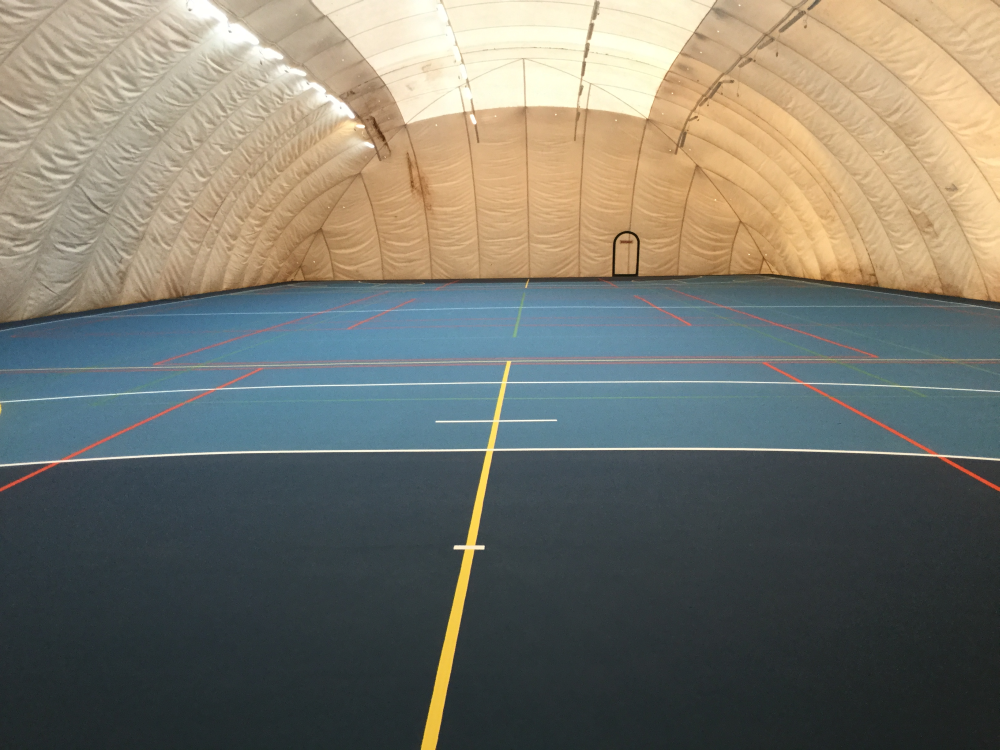 Közösségi terek és profi sportpályák bevonata