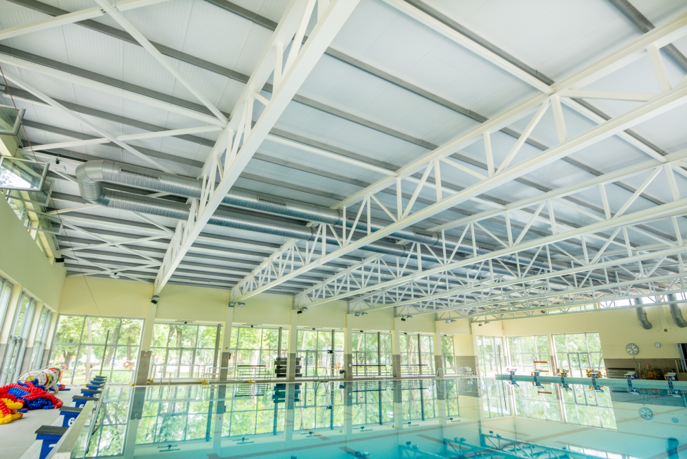 Acélszerkezeti csomópontok és szellemi kapcsolódások, avagy az építészmérnök, a statikus és a gyártó szakmai szövetsége