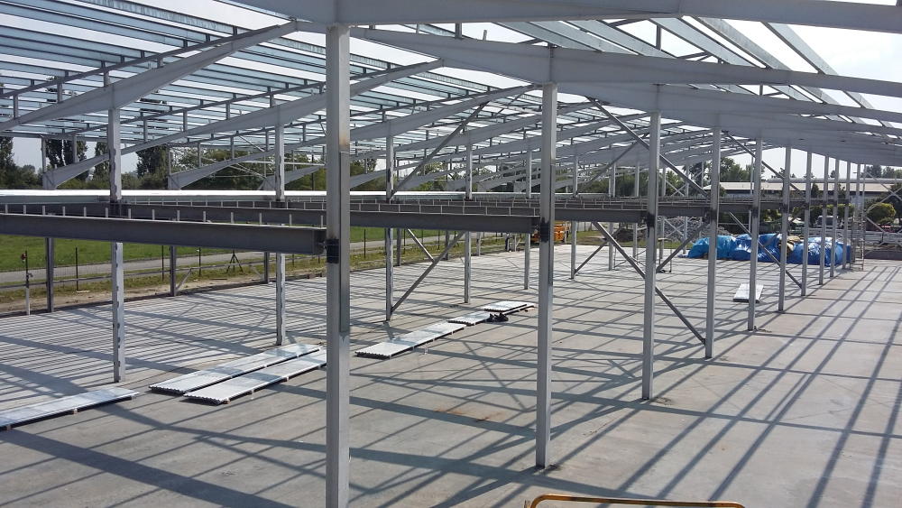 Acélszerkezeti csomópontok és szellemi kapcsolódások, avagy az építészmérnök, a statikus és a gyártó szakmai szövetsége