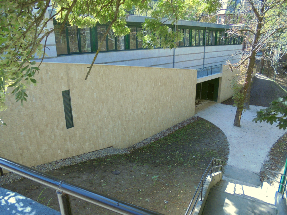 Bontás, felújítás, kiegészítés: új iskola, értékmentéssel