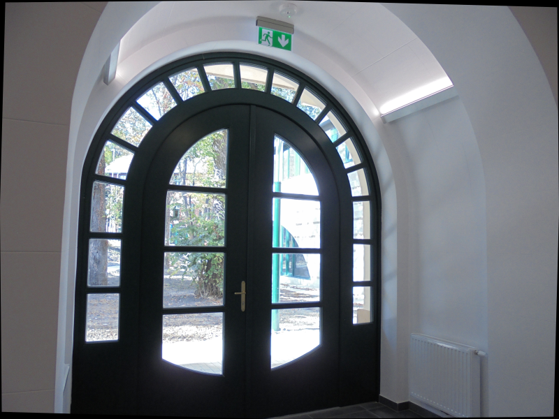 Bontás, felújítás, kiegészítés: új iskola, értékmentéssel