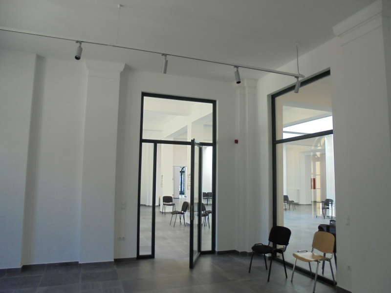 Bontás, felújítás, kiegészítés: új iskola, értékmentéssel