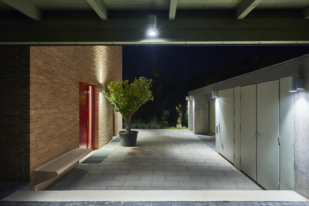 Gondosan komponált terek a házon kívül és belül