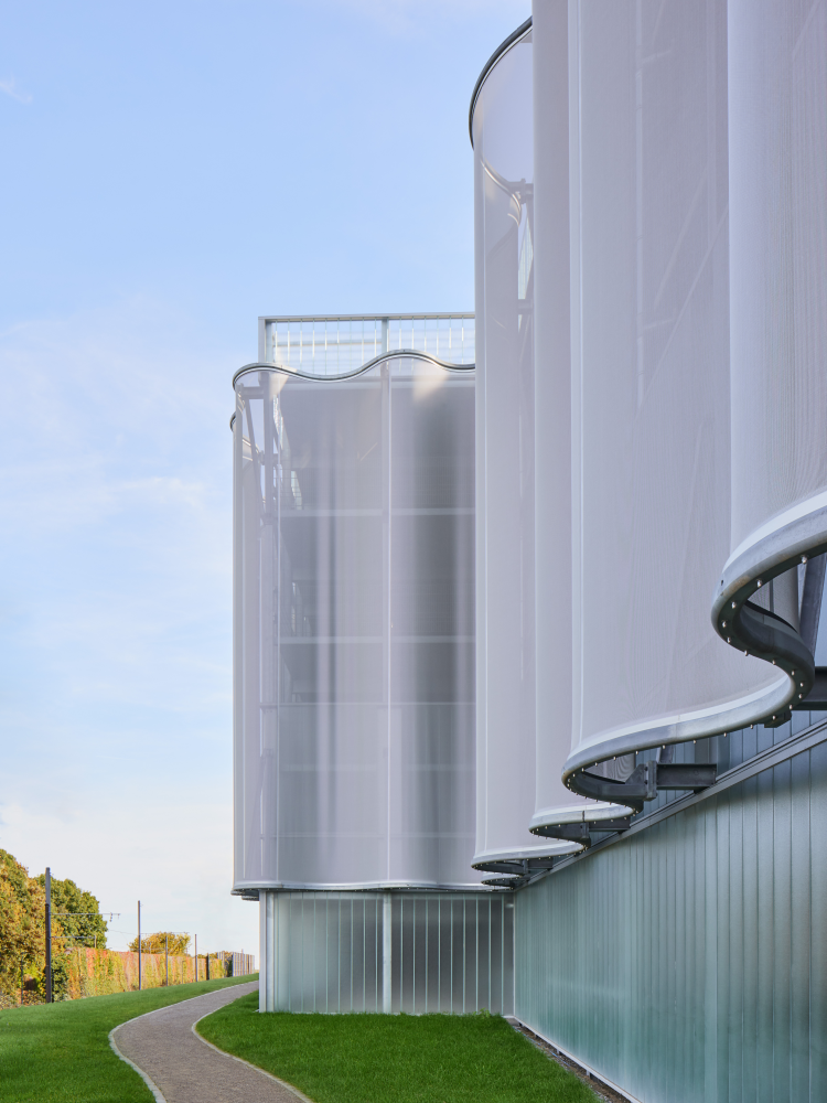 Sokoldalú kompozitfólia Sokoldalú kompozitfólia